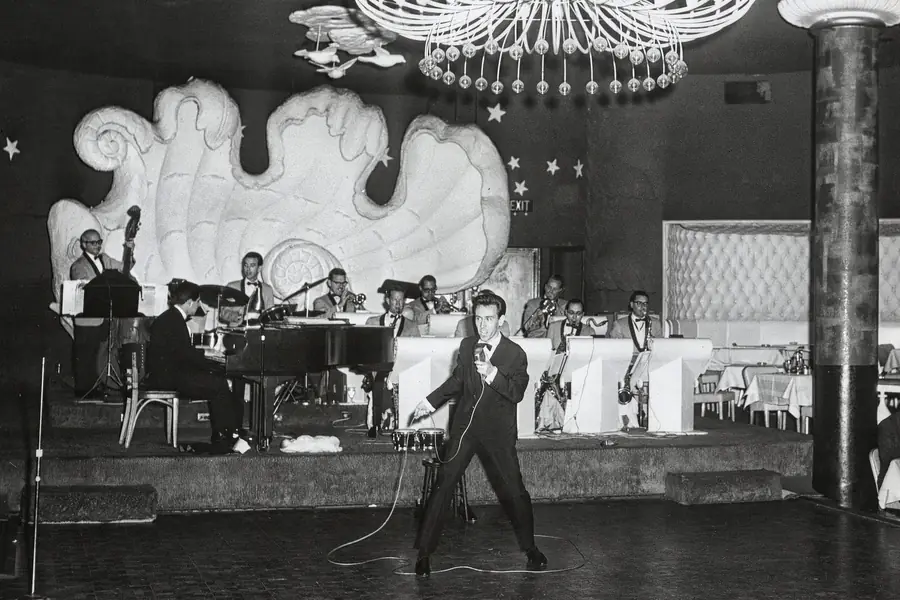 Dean singing in the Blue Room at the Roosevelt, 1960